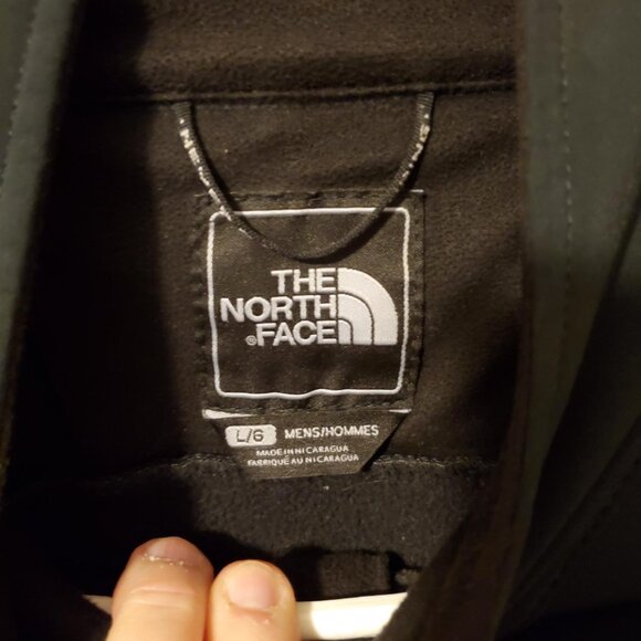 Men's Waterproof North Face Jacket - Size Large - Picture 3 of 8